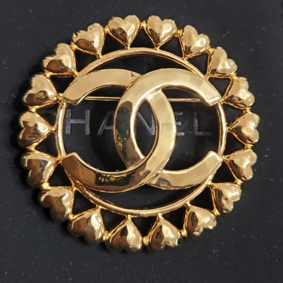 CHANEL BROOCH - Picture 4 of 5